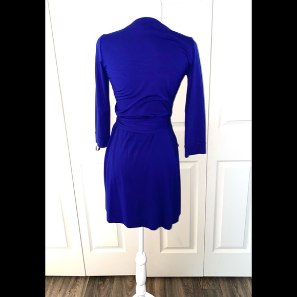 DVF WRAP DRESS
DIANE VON FURSTENBURG
SIZE: (2)  COBALT BLUE - Picture 3 of 6